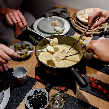 Eva サービスド アパート